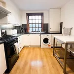 Old Town 2Br Flat Royal Mile Sleeps 5